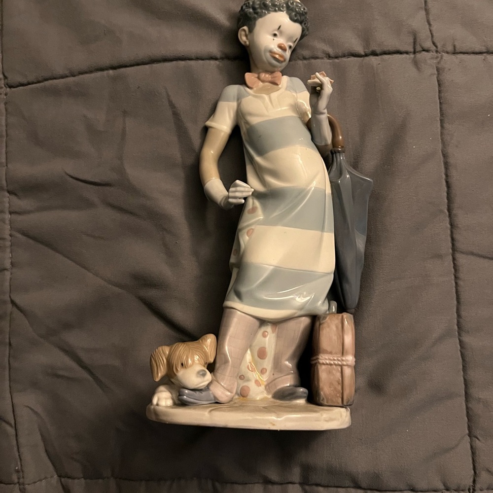 Retired  Black legacy 5838 lladro on the move